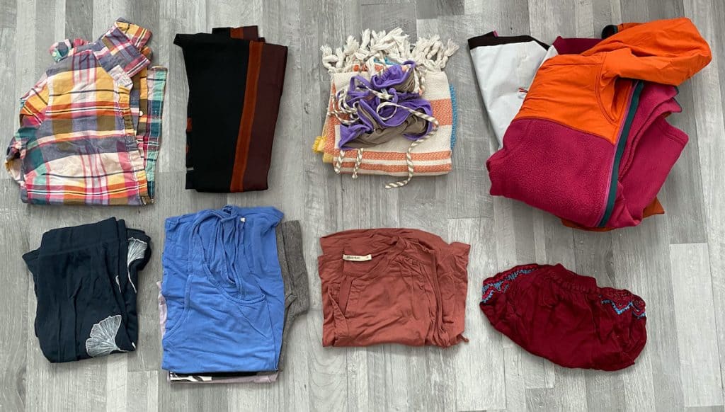 minimalist clothes packing tips