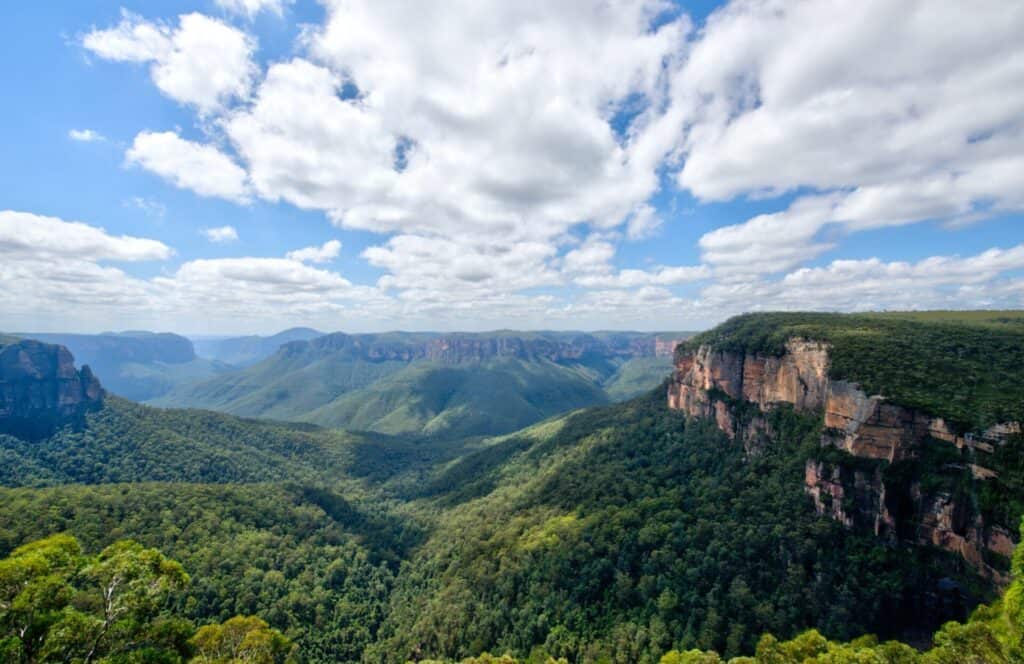 Landscape picture of a mountain range in Australia