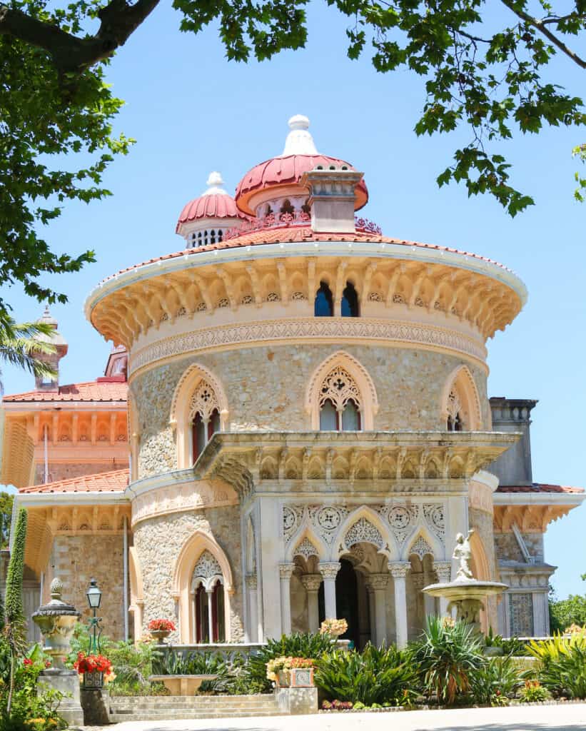 A round palace with intricate details in an Arabic style